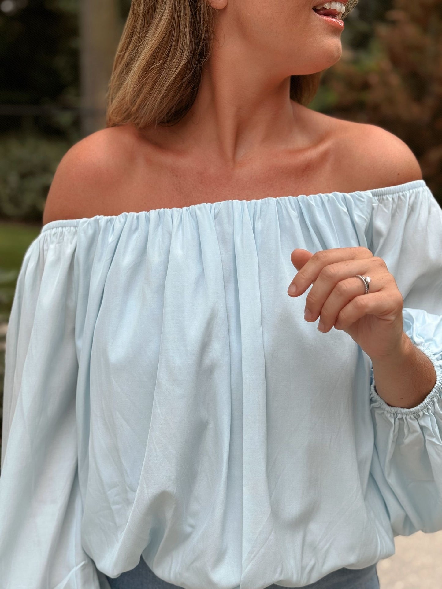 Claire Off Shoulder Top Blauw